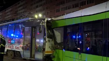 VIDEO. Momentul ciocnirii celor două tramvaie din București. Care a fost cauza, conform STB