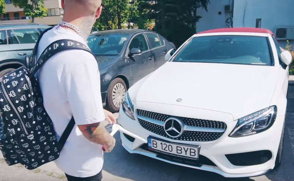 Ce mașină și-a cumpărat Lino Golden, fiul adoptiv al lui Alex Velea. Costă 55.000 de euro fără opțiuni!