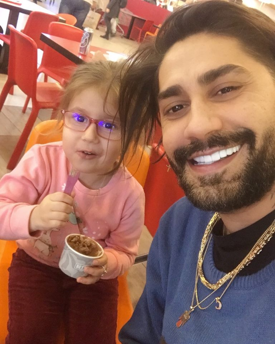 Poze. Connect-R și Misha, împreună! Ce s-a întamplat cu ea? Nu o mai recunoști