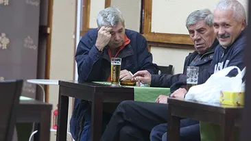 Mitica Popescu isi traieste viata! Actorul a fost surprins in timp ce...