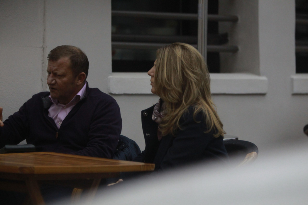 Dorinel Munteanu a ieșit la o terasă cu soția lui, iar la scurt timp a venit și un amic al celor doi