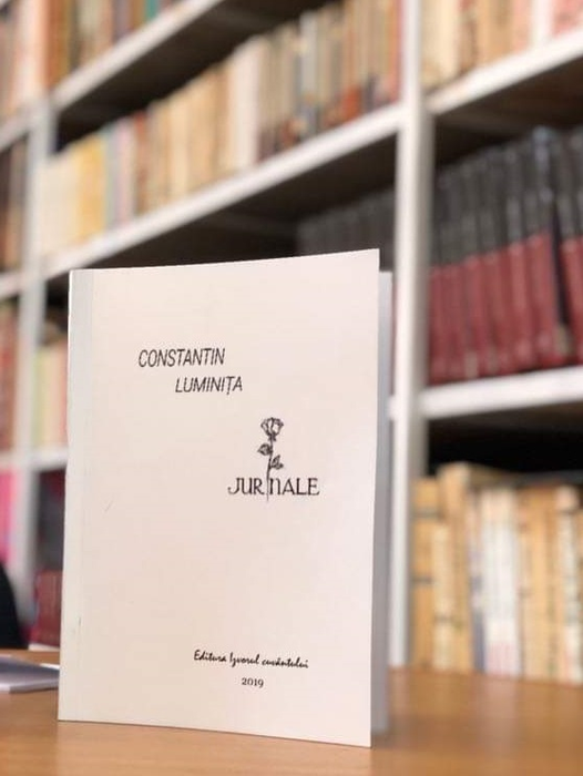 Prima carte publicată de Luminița