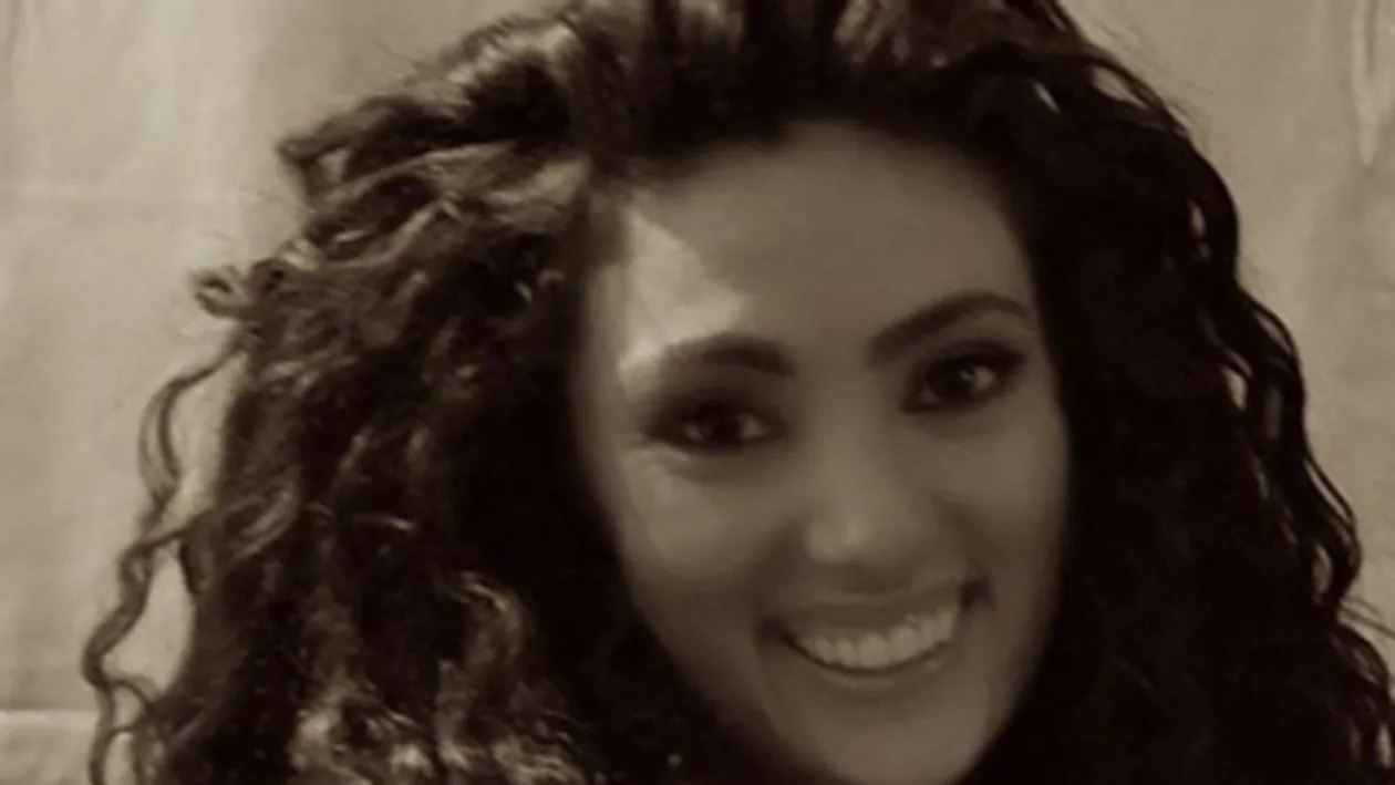 VIDEO Claudia Pavel nu mai scoate piese noi! Fanii ei trebuie sa se multumeasca cu remixuri!