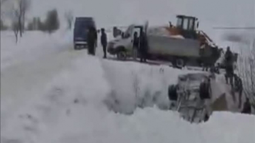 Accident teribil la Suceava, din cauza poleiului. Şoferul este în stare foarte gravă!