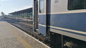 Să mori de râs la Piatra Neamț! Locomotiva a plecat, vagoanele au rămas!
