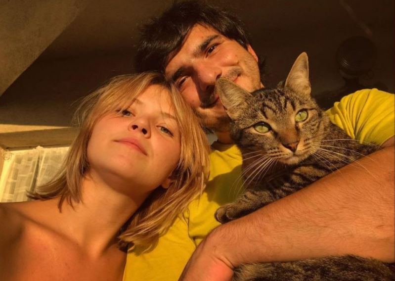Actorul Alex Bogdan a făcut dezvăluirea, în direct, la Măruță: ”O iubesc de mor!”