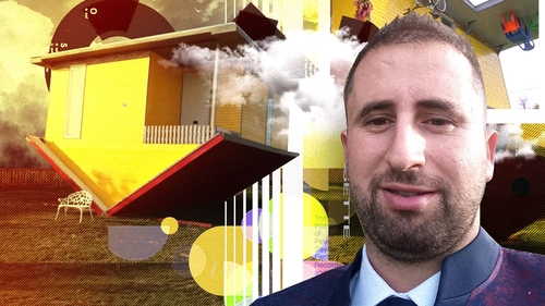 El este gorjeanul care și-a construit casa cu susul în jos. "Direct răsturnată am lucrat la ea"