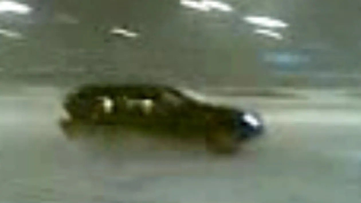 VIDEO Traian, un pusti de bani gata din Bucuresti, face drifturi ilegale cu un BMW X5. Sa fie oare fiul bancherului care a ucis doi oameni pe Calea Floreasca?