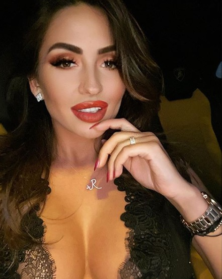 Rodica Miron, fericită și împlinită! Fosta asistentă TV va deveni mămică și trăiește în Dubai