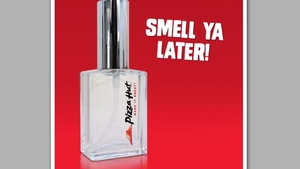 Rival pentru Armani si Bulgari! Pizza Hut a lansat pe piata un parfum special
