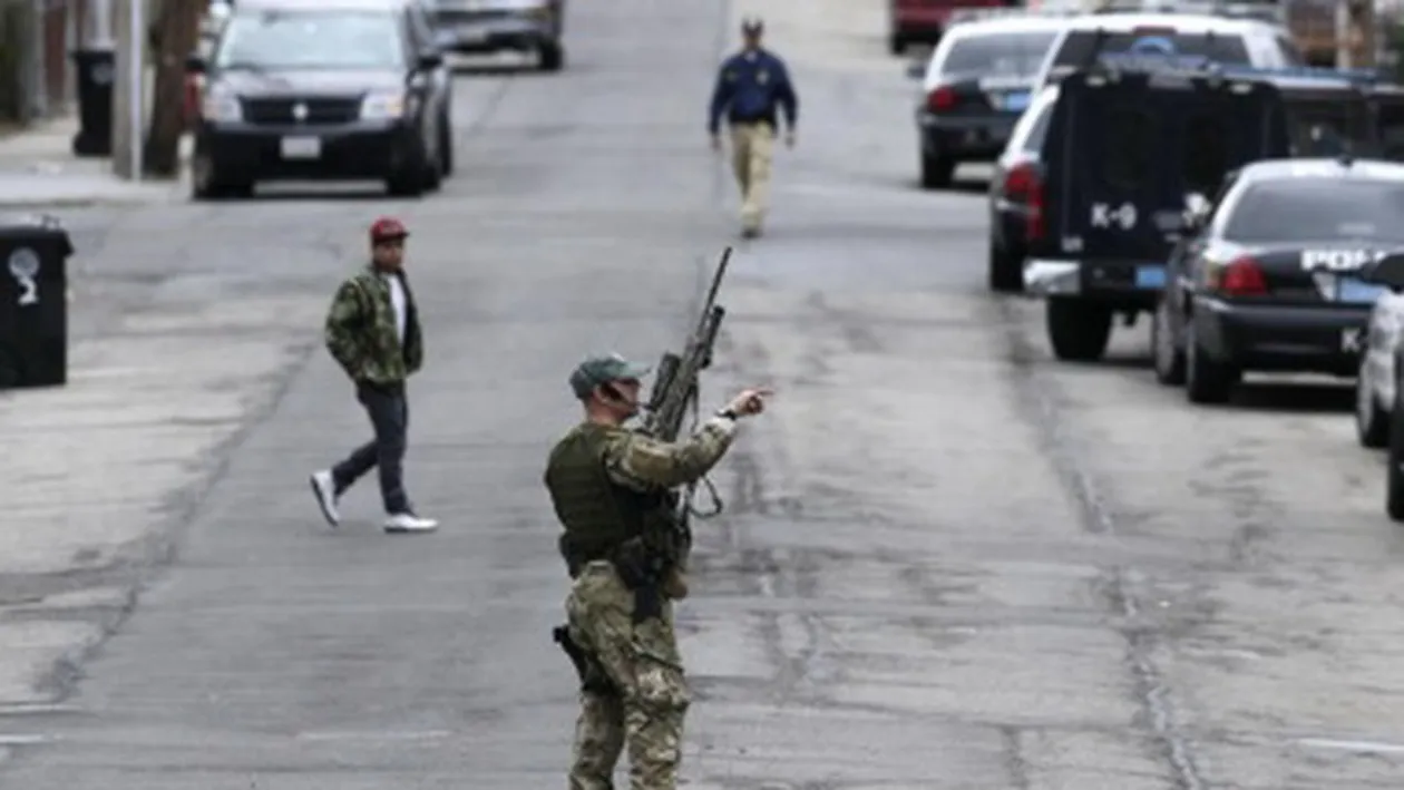 Cel putin 12 oameni au fost omorati intr-un atac armat din Washington