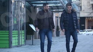 Imaginile care probează totul! Prietenie suspectă între un antrenor cu sânge de dinamovist şi un parior celebru!