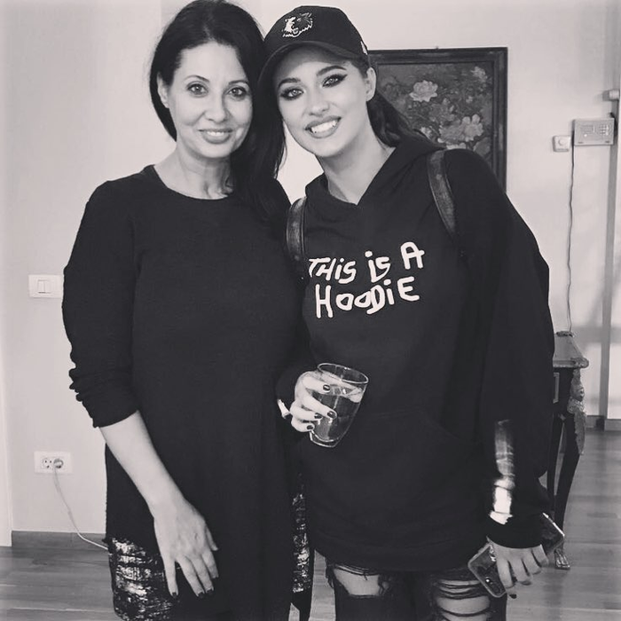 Câți ani are, de fapt, mama Antoniei! Denise Iacobescu NU s-a ferit să-și spună vârsta