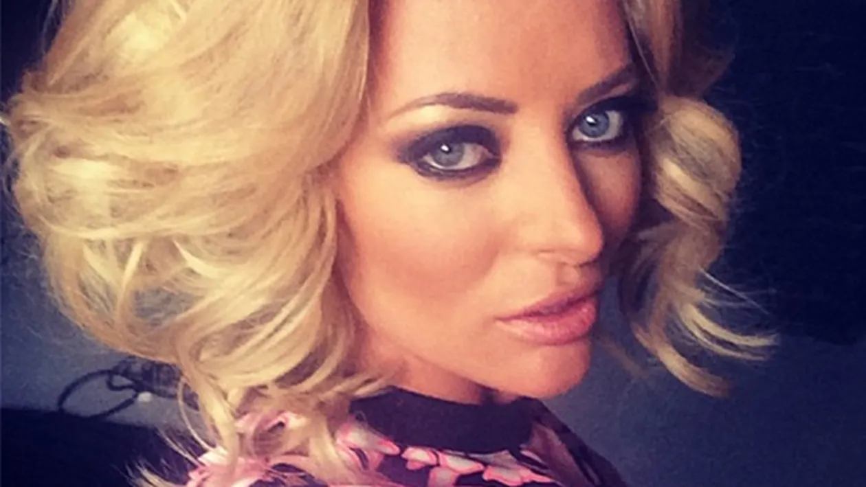 N-o sa-ti vina sa crezi cine este fetita din fotografie! Acum e celebra si are o voce de neuitat!