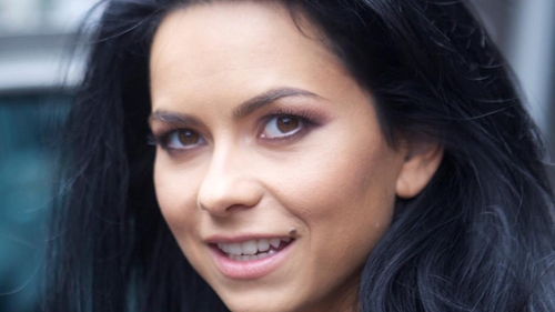Inna si-a schimbat complet LOOK-UL: s-a vopsit si si-a facut asta! Cum a aparut cantareata in aceasta dimineata