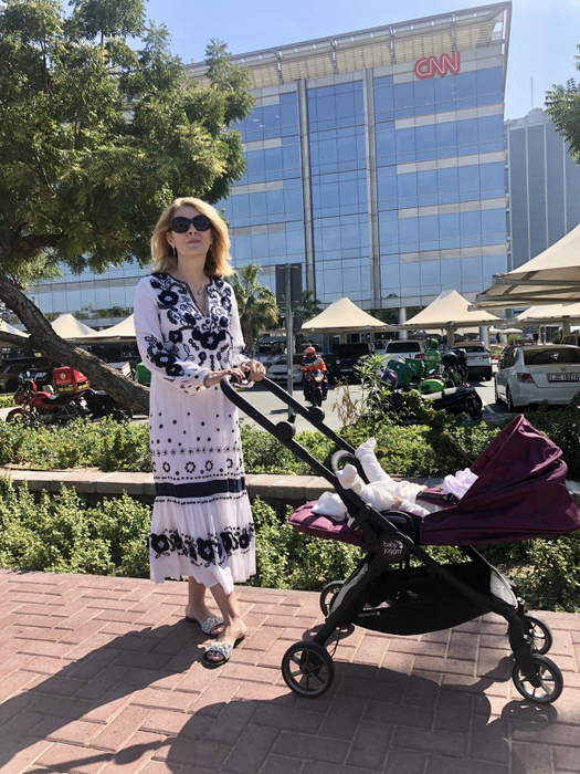 POZE EXCLUSIVE. Alessandra Stoicescu, vacanță de lux în Dubai împreună cu fiica și soțul său