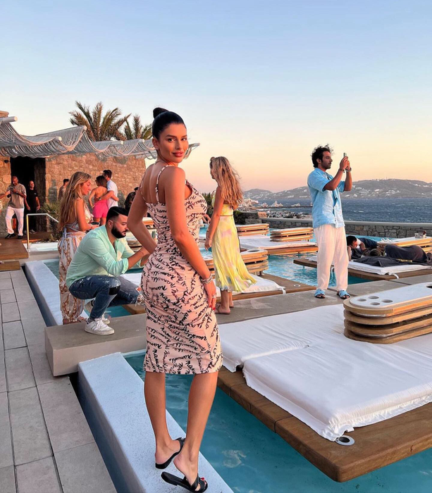 Elena este femeia care-i asigură lui Cătălin Cazacu stabilitate financiară / (Sursa: Instagram)