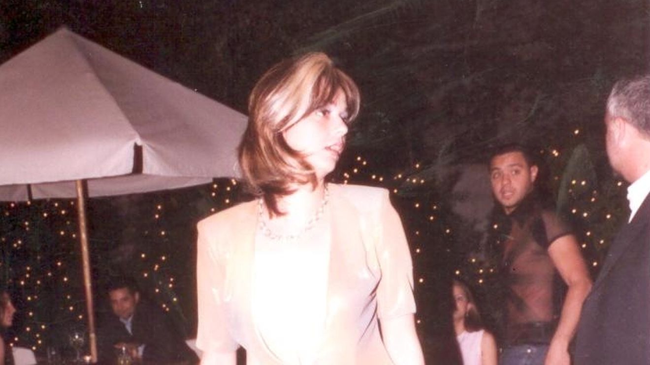 Cum arăta Iuliana Marciuc la începutul anilor 2000. Era una dintre figurile-simbol ale Televiziunii Române