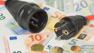 Cât vom plăti la facturile de energie, după 1 aprilie 2025: „Ofertele de preţ sunt de până la 13 ori mai mari”