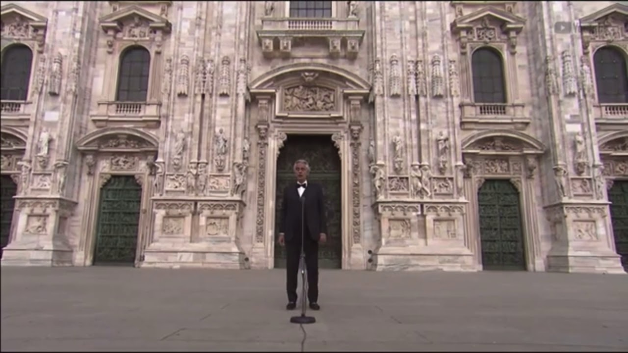Andrea Bocelli a fost infectat cu coronavirus. Artistul a donat plasmă pentru tratarea bolnavilor