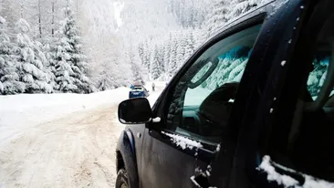 Ai rămas înzăpezit? Iată câteva sfaturi care îţi pot salva viaţa în caz de viscol