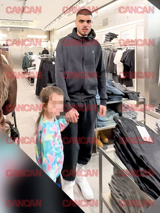 Andrei Bănuță a ieșit la shopping cu o amică...de 5-6 ani