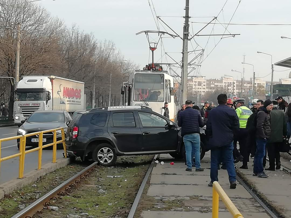 Grav accident în București, pe linia tramvaiului 41! Traficul este blocat