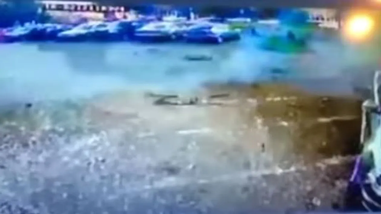 Imagini video cu explozia mașinii de la supermarketul din Arad. Atac terorist? Ce spune SRI