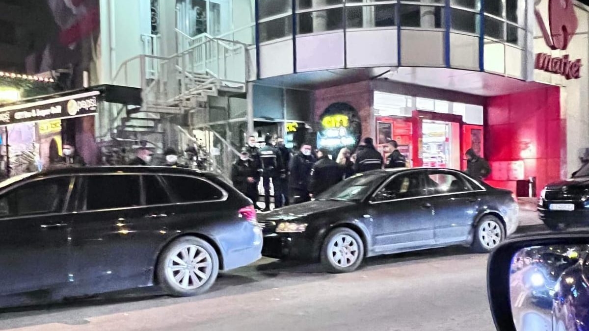 Se întâmplă în România! Copil rănit de concubinul mamei în timp ce mâncau la restaurant!