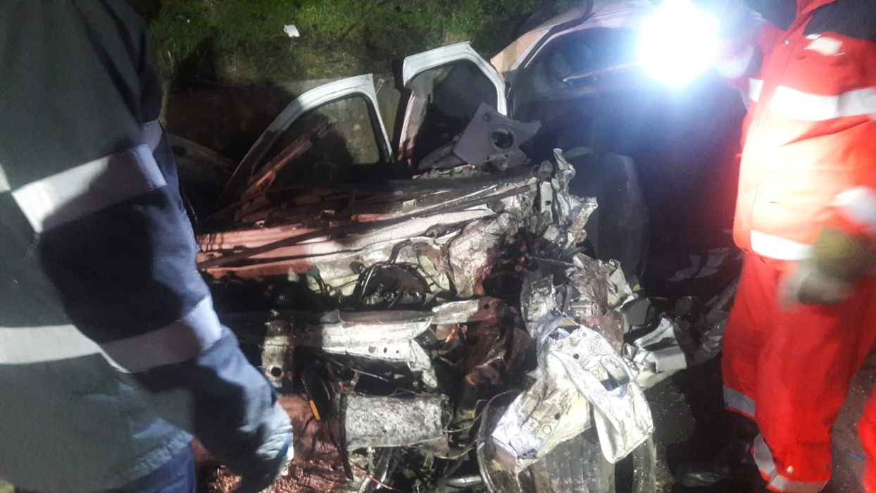 Carnagiu în Olt. 4 persoane și-au pierdut viața în urma impactului violent