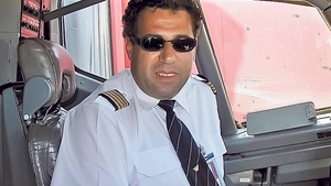 In sfarsit s-a elucidat misterul! Cine a lasat-o pe Aura Ion sa urce in avionul pilotat de Adrian Iovan