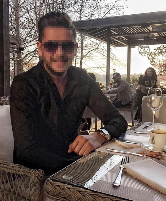 Sexoasa Bilionera l-a zăpăcit de cap pe ”Sultanul mușamalelor”