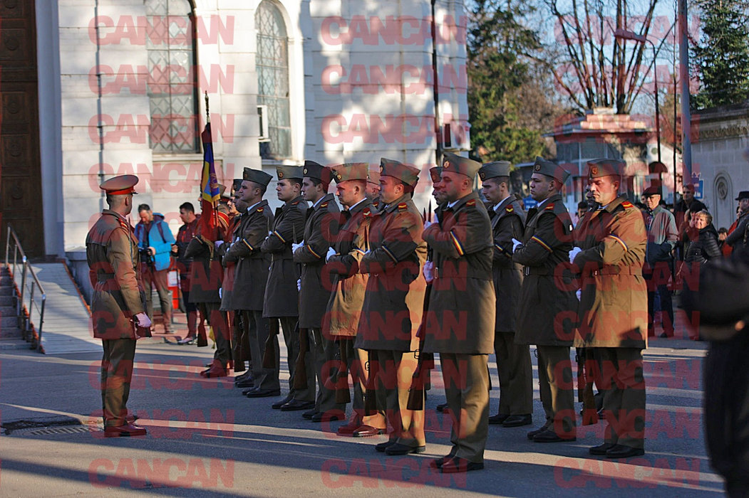 Mitică Popescu, înmormântat cu onoruri militare (Foto: CANCAN.RO)