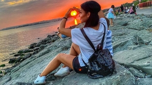 Andreea Mantea s-a pozat cu iubirea vieții ei, în piscină! Vedeta Kanal D are un decolteu răvășitor