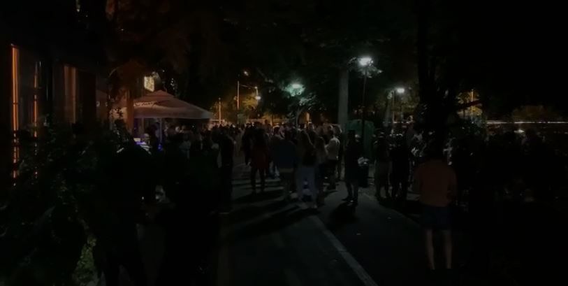 Patronii unor localuri de fițe din nordul Capitalei au încins petreceri cu sute de oameni, deși există riscul de infecție cu noul coronavirus! Aurelian Bădulescu, decizie dură: “Am dispus suspendarea autorizațiilor”