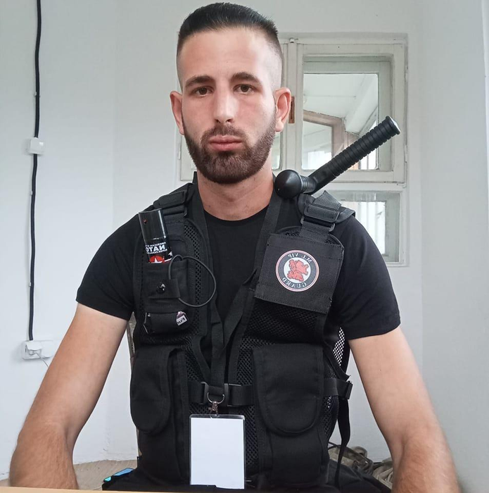 David, un tânăr de 25 de ani, s-a aruncat în gol de la etajul unui bloc. Mesajul cutremurător postat înainte să recurgă la gestul extrem
