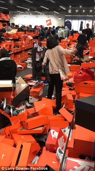 Aceste imagini par făcute după un cutremur, dar în realitate a fost vorba doar de Black Friday într-un magazin din Statele Unite!