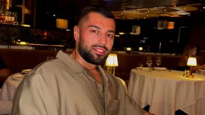 Teo rupe tăcerea despre scena intimă cu Ella, după ce fanii au acuzat Antena 1 de trucaj: ”O să înțelegeți din episoadele următoare”