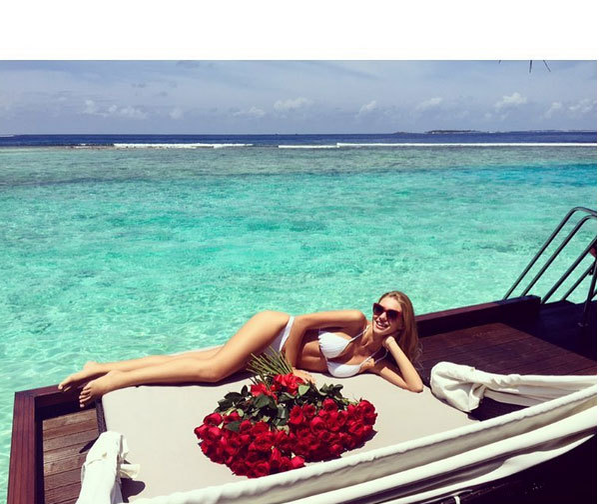A fugit departe de scandalul cu fiica lui, Ioana. Cristian Boureanu, romantic cu iubita în Maldive! În ce lux a cufundat-o pe Laura Dincă!