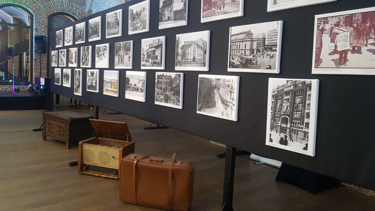 Expoziție unică în Capitală, la ARCUB. 100 de fotografii din Bucureștiul celui de-al Doilea Război Mondial