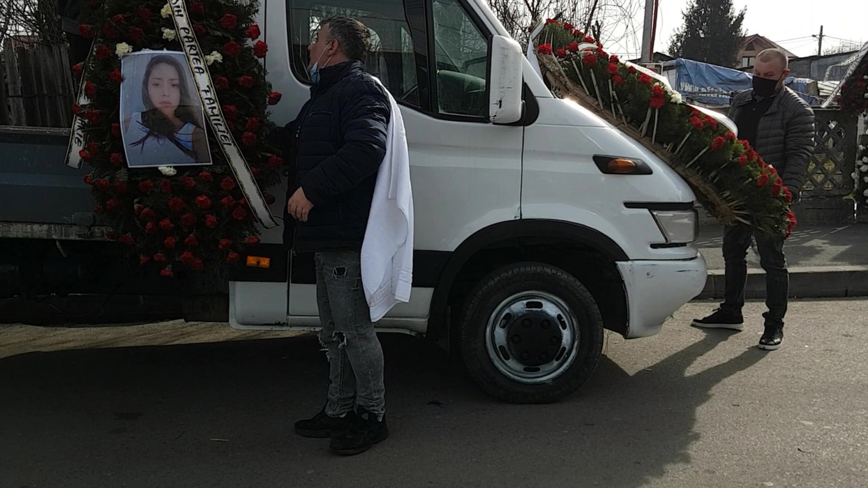 Pregătiri pentru înmormântarea victimelor tragediei din cartierul Andronache