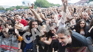 Rockerii de la Linkin Park au urcat pe scena cu drapelul Romaniei! Vedetele s-au simtit bine pe muzica lor!