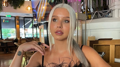 Carmen Grebenișan, probleme cu kilogramele în plus după Survivor România! Ce dietă ține blondina pentru a scăpa imediat de surplus