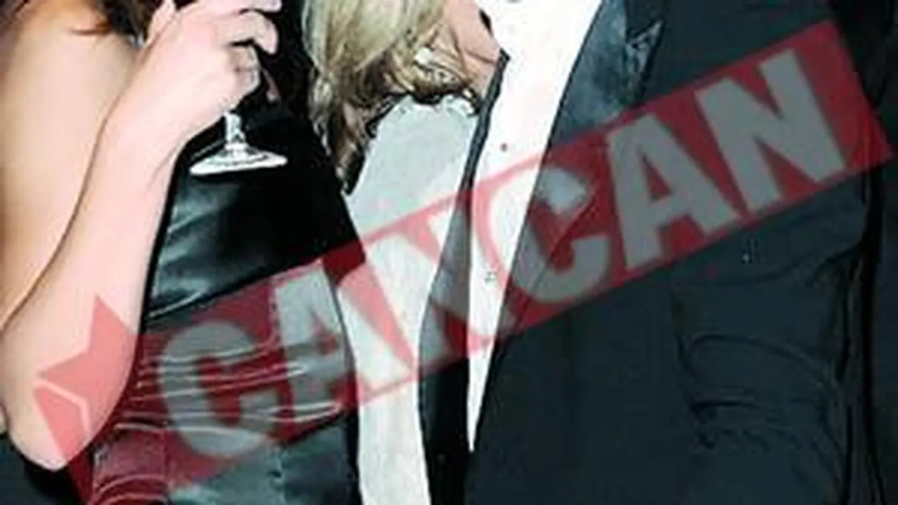 Iubita lui George Clooney musca