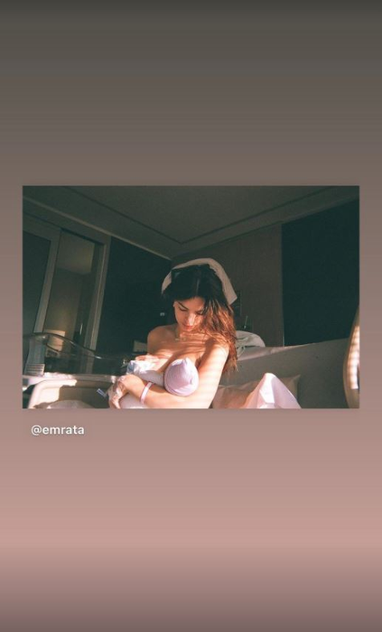 Emily Ratajkowski a născut și l-a prezentat lumii întregi pe bebeluș: “Sylvester Apollo Bear a venit în cea mai plină de iubire dimineața din viața mea”