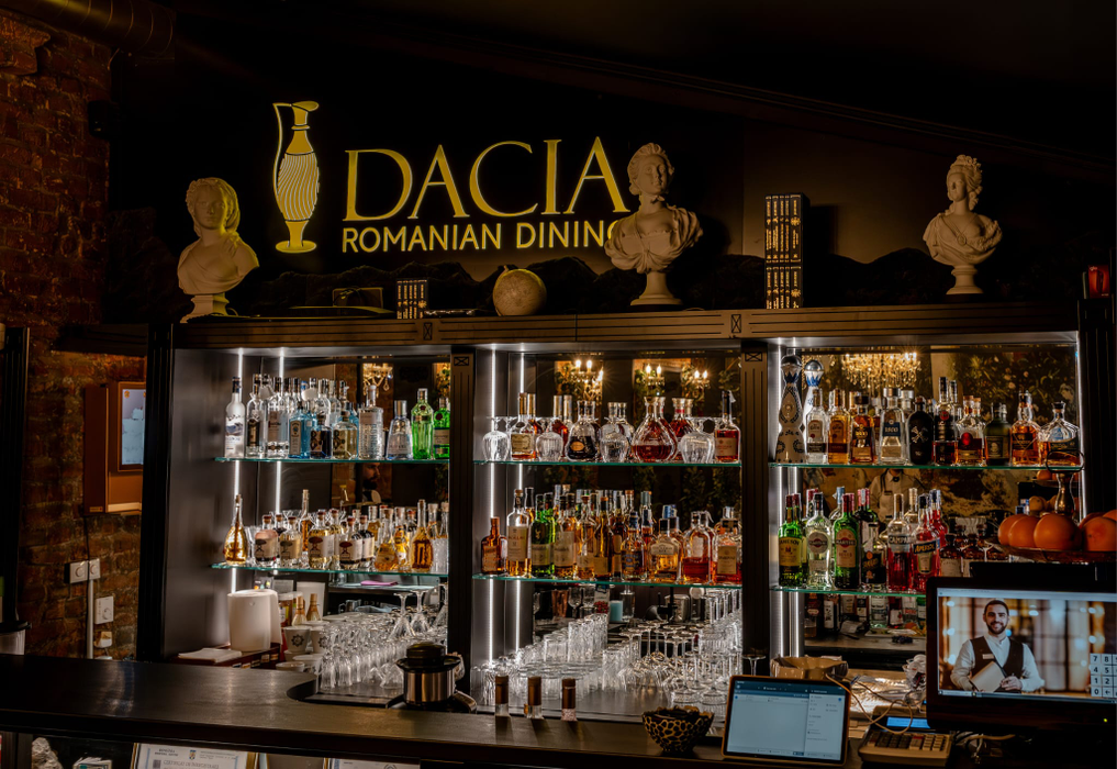 Povestea de succes a unei antreprenoare din Buzău. A cucerit juriul „Chefi la cuțite“, iar acum a primit statutul de Furnizor al Casei Regale a României