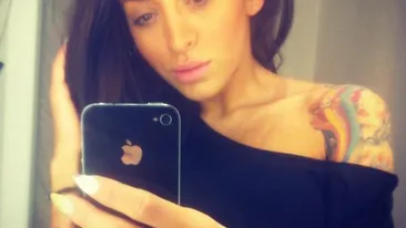 Multi isi doresc sa fie aici, langa Ruby in pat! Imaginea asta e boala curata pentru cardiaci