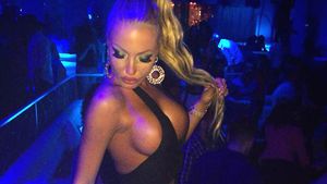 Loredana Chivu, FARA LENJERIE INTIMA in direct la TV. Vezi imagini INCENDIARE cu sexoasa asistenta TV