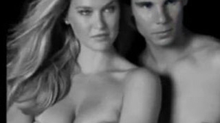 VIDEO Rafael Nadal si Bar Refaeli, intr-un pictorial sexy. Fosta iubita a lui Leo DiCaprio, in sanii goi!