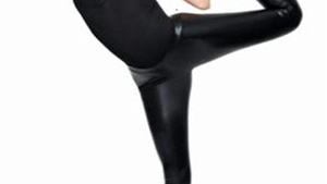 Miranda Kerr, flexibila in orice pozitie